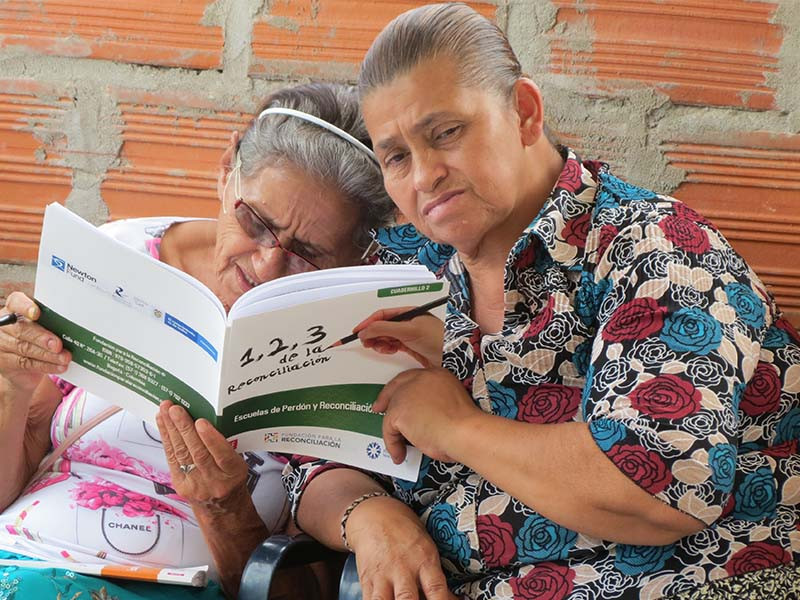 Aprendiendo a leer y escribir en conjunto